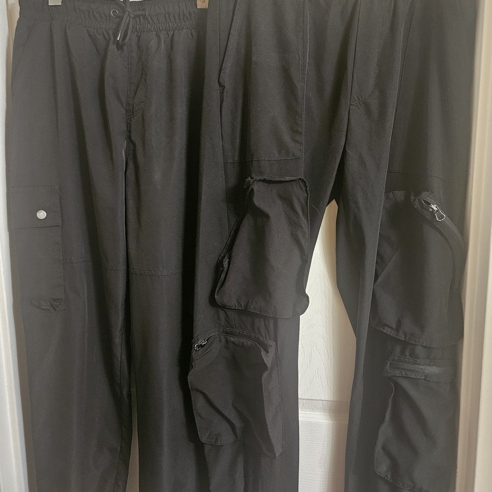 Galaxy By Harvic Black Women's Cargo Pants with Multiple Pockets